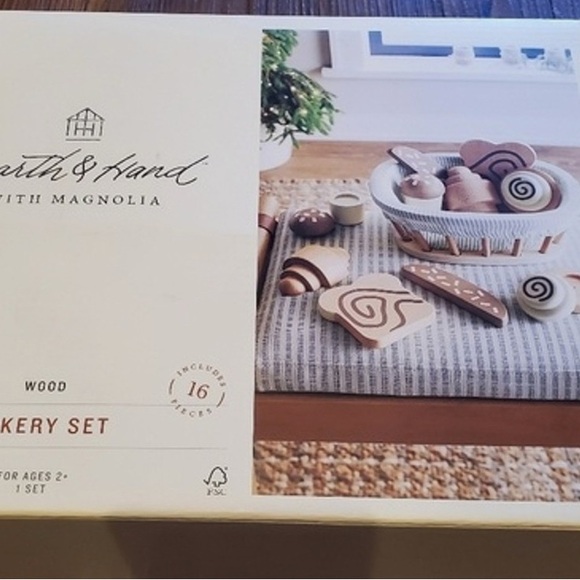 Hearth & Hand with Magnolia Wooden Bakery Set NWT - Picture 1 of 3